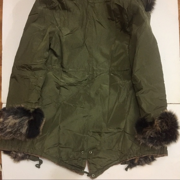 🛑SOLD🛑🌹HP🌹Sz S Warm Fur Lined Winter Parka - Picture 6 of 7